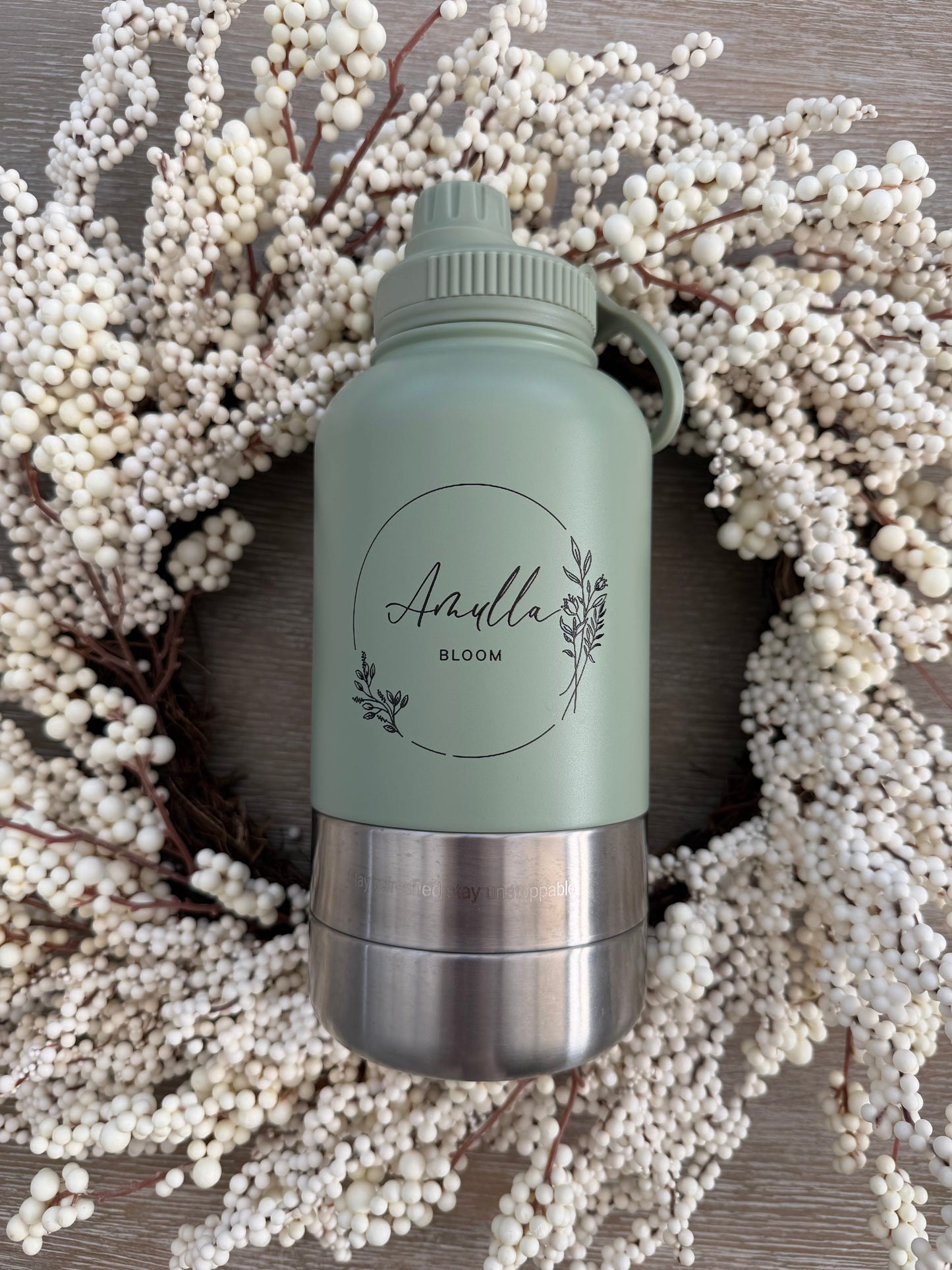 3-in-1 design 32 oz travel water bottle