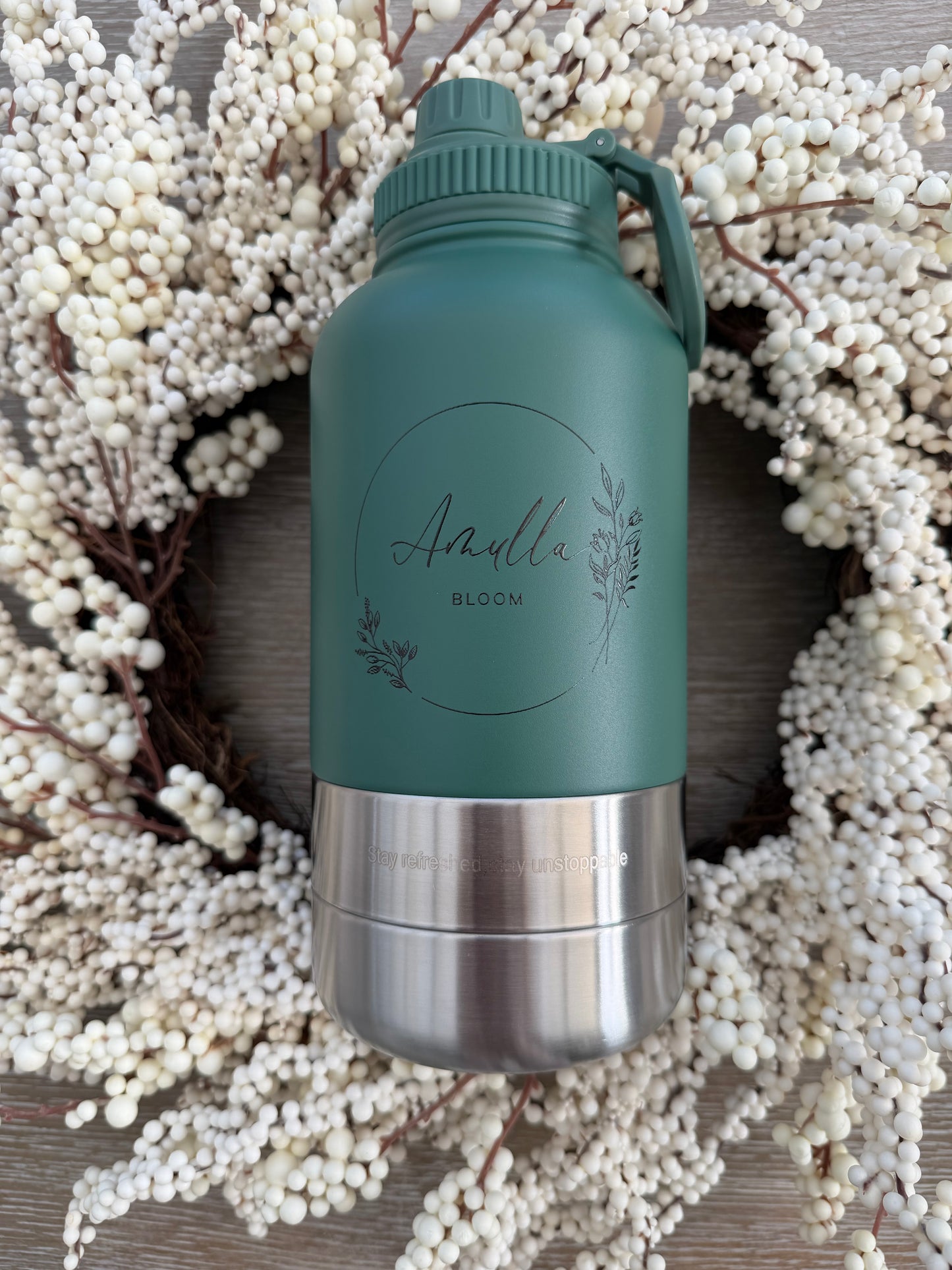 3-in-1 design 32 oz travel water bottle