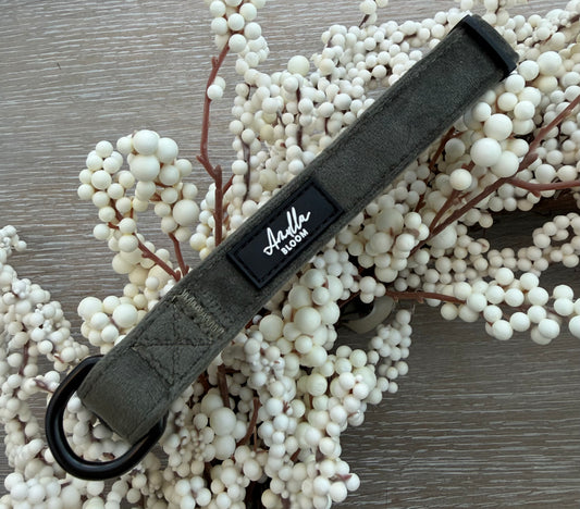 Moorland Muse Green Velvet Adjustable Collar