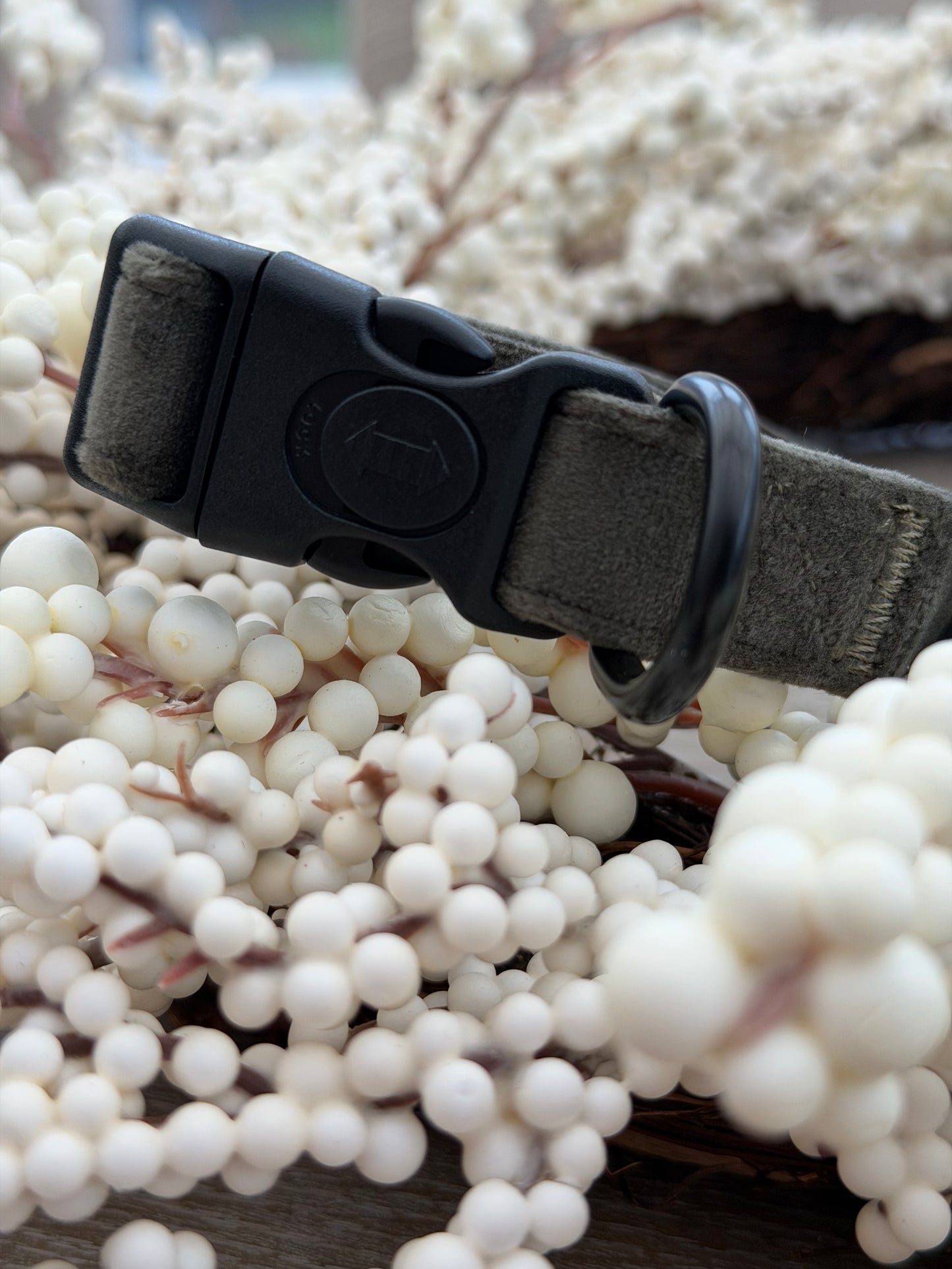 Moorland Muse Green Velvet Adjustable Collar